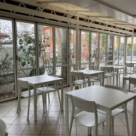 Modenese 3* Ριτσιόνε