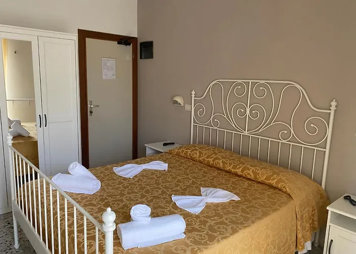 Modenese 3*