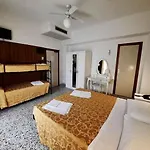 Hotel Modenese