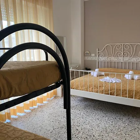 מלון Modenese 3*