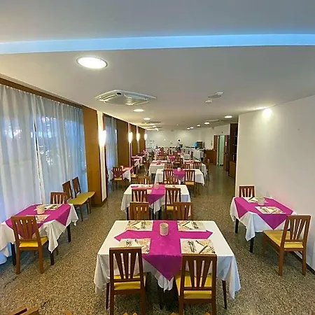 Otel Modenese 3*